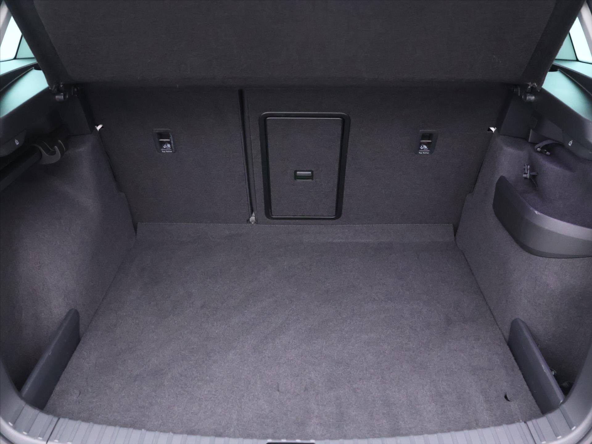 Škoda Karoq SUV / Terénní 2,0 l 110 kw