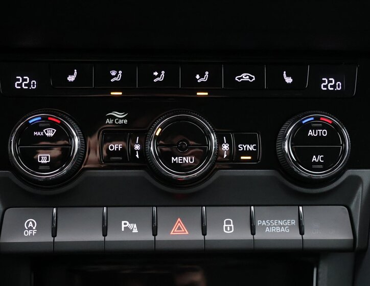 Škoda Karoq SUV / Terénní 1,5 l 110 kw