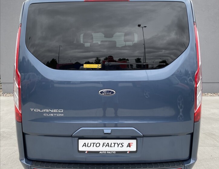 Ford Tourneo Custom 4