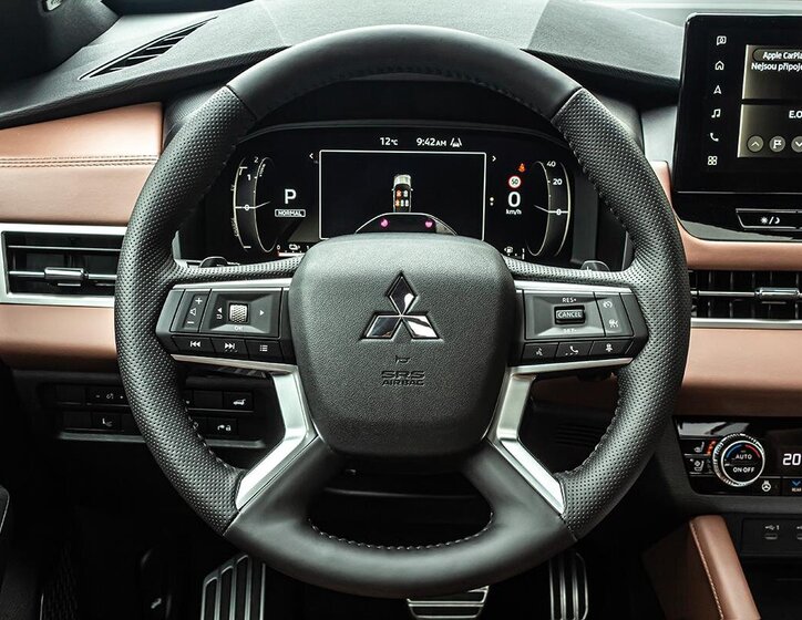 Mitsubishi Outlander SUV 2,4 l 225 kw