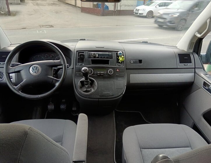 Volkswagen Multivan MPV 2,5 l 128 kw