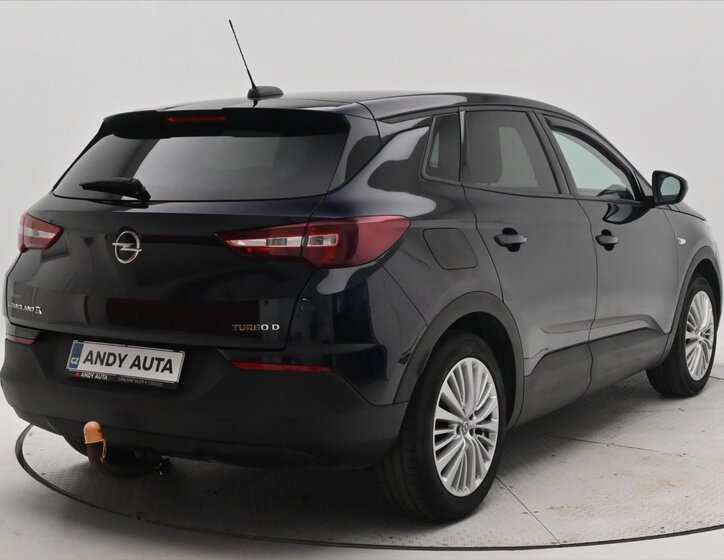 Opel Grandland X SUV / Terénní 1,6 l 88 kw