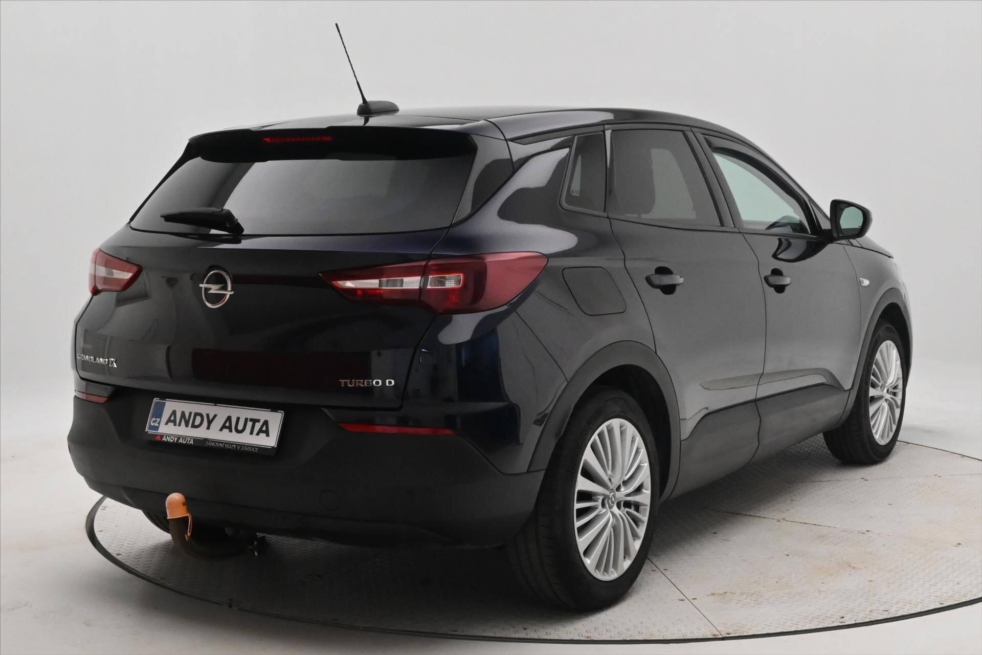 Opel Grandland X SUV / Terénní 1,6 l 88 kw