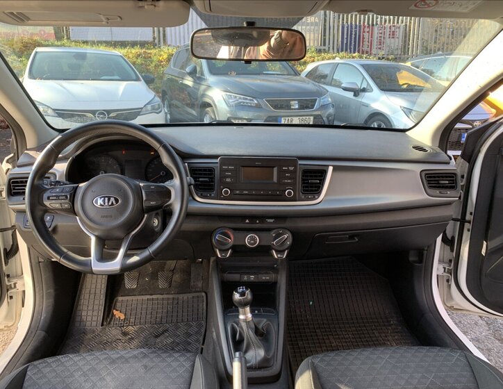 KIA Rio 9