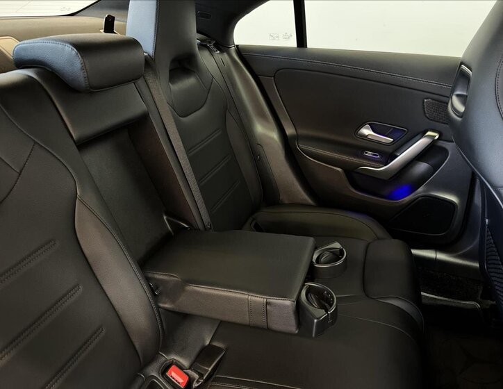 Mercedes-Benz CLA 21