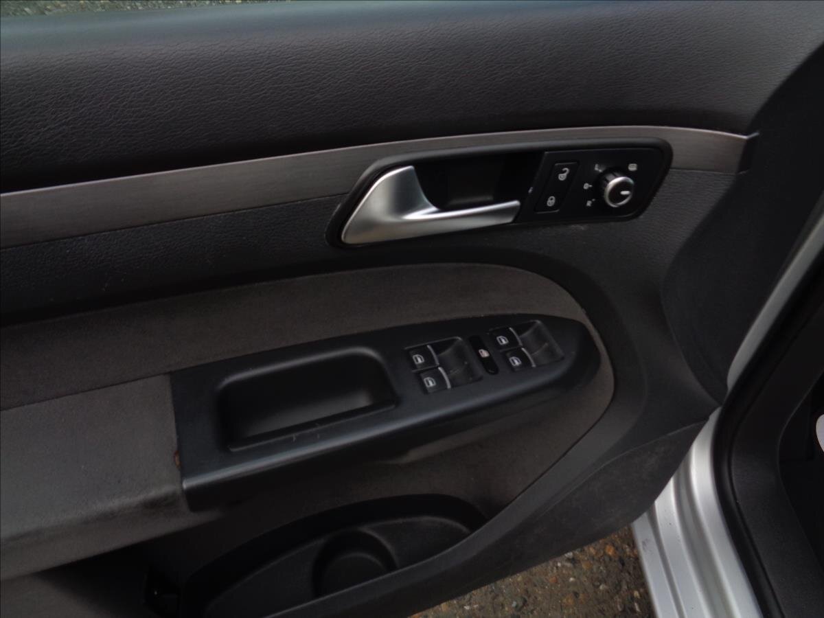 Volkswagen Touran Kombi 1,4 l 110 kw