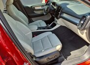 Volvo XC40 SUV / Terénní 2,0 l 145 kw