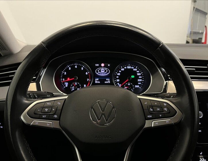 Volkswagen Passat Sedan / Limuzína 1,5 l 110 kw