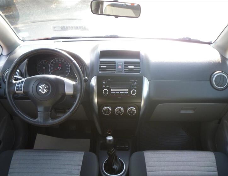 Suzuki SX4 13