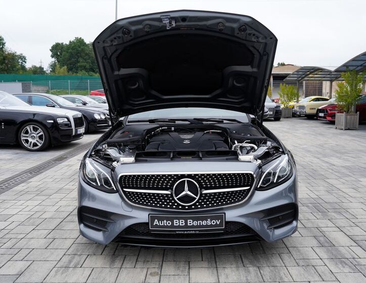 Mercedes-Benz Třídy E 9