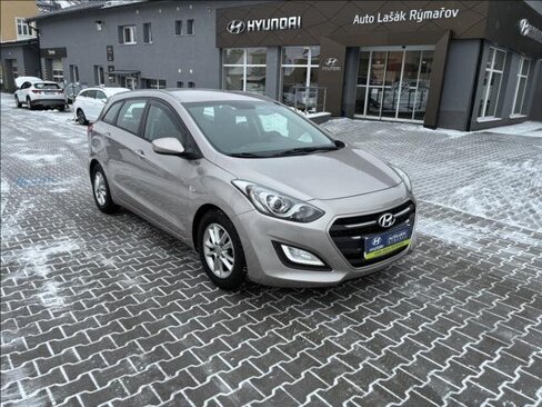 Hyundai i30 Kombi 1,6 l 99 kw