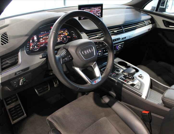 Audi Q7 16