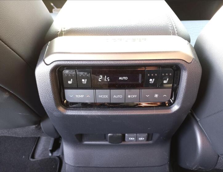 Toyota Land Cruiser 13