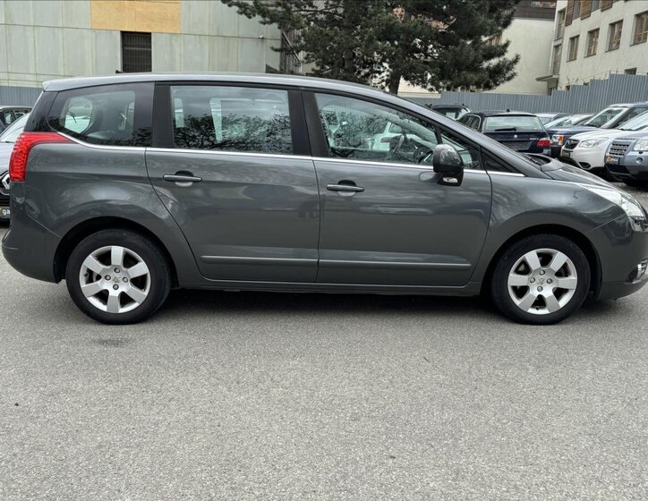 Peugeot 5008 Kombi 2,0 l 110 kw