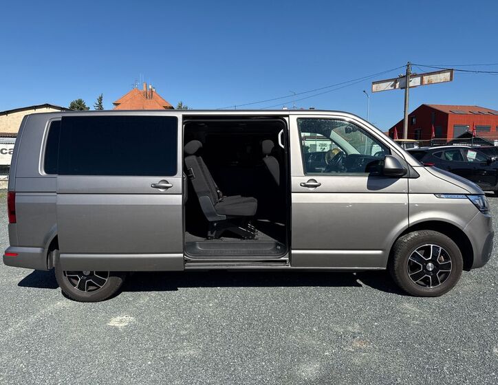 Volkswagen Caravelle 8