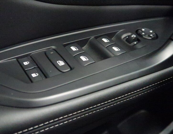 Peugeot 308 Kombi 1,5 l 96 kw