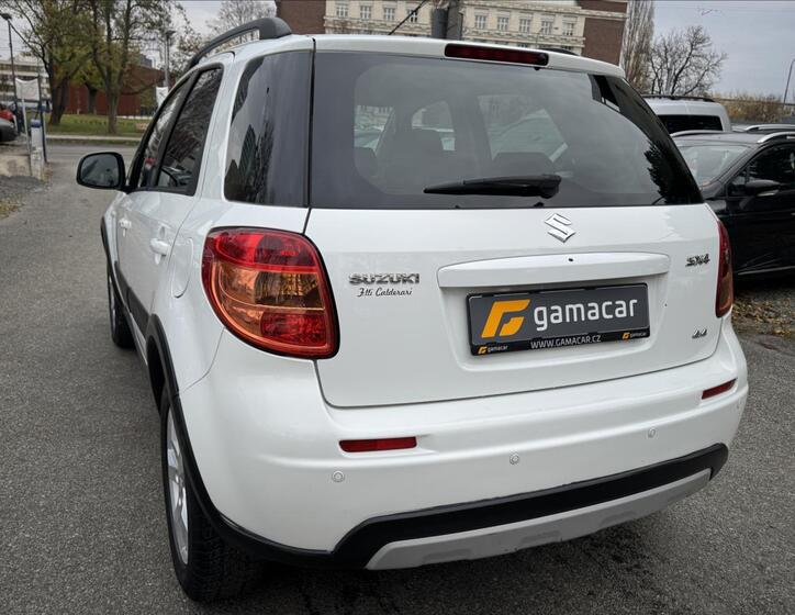 Suzuki SX4 8