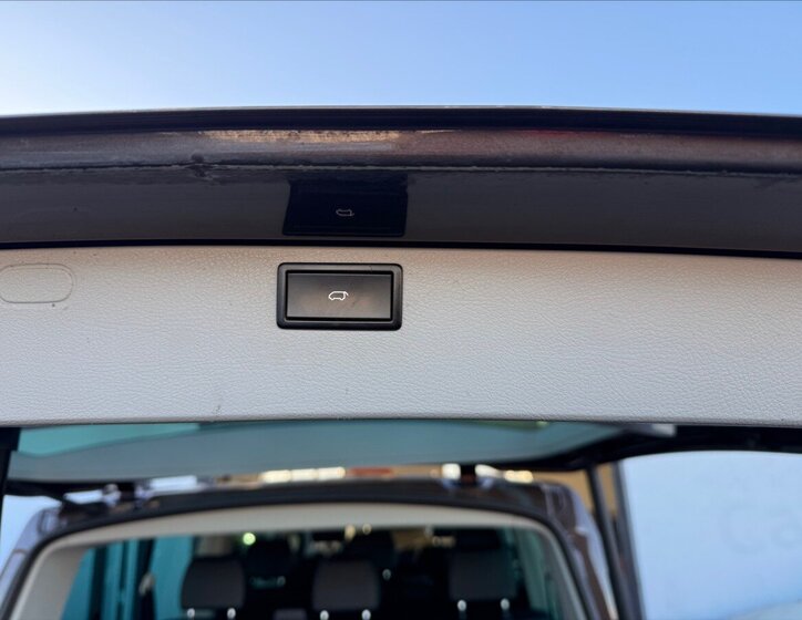 Volkswagen Caravelle 27