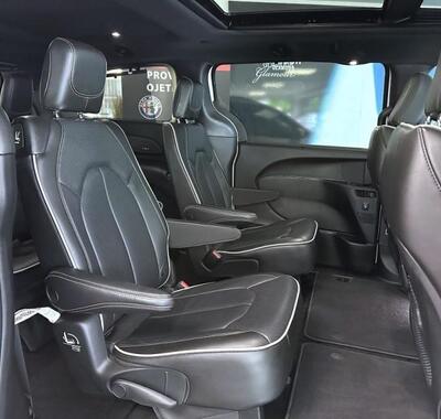 Chrysler Pacifica 10