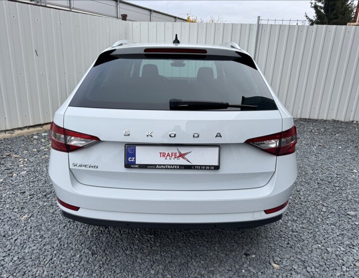 Škoda Superb 12