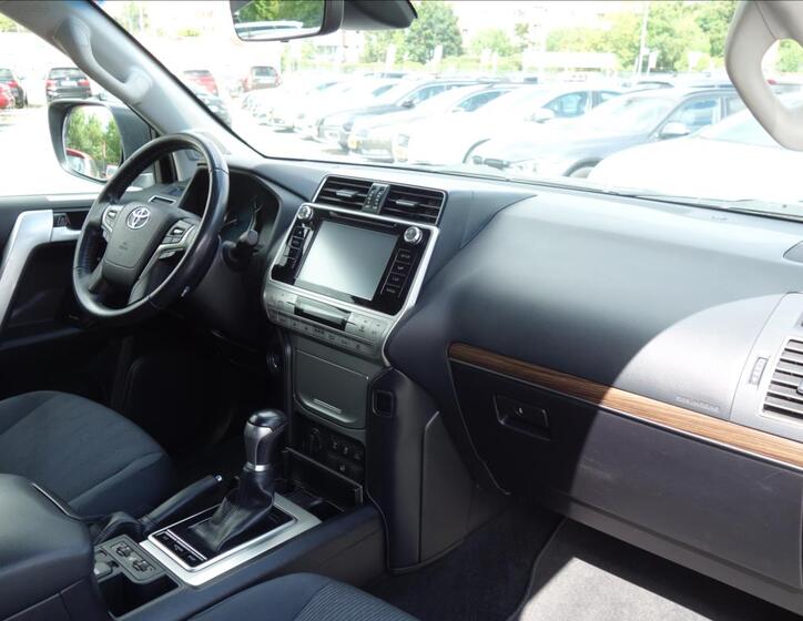 Toyota Land Cruiser 14