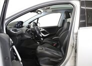 Peugeot 208 Hatchback 1,2 l 81 kw