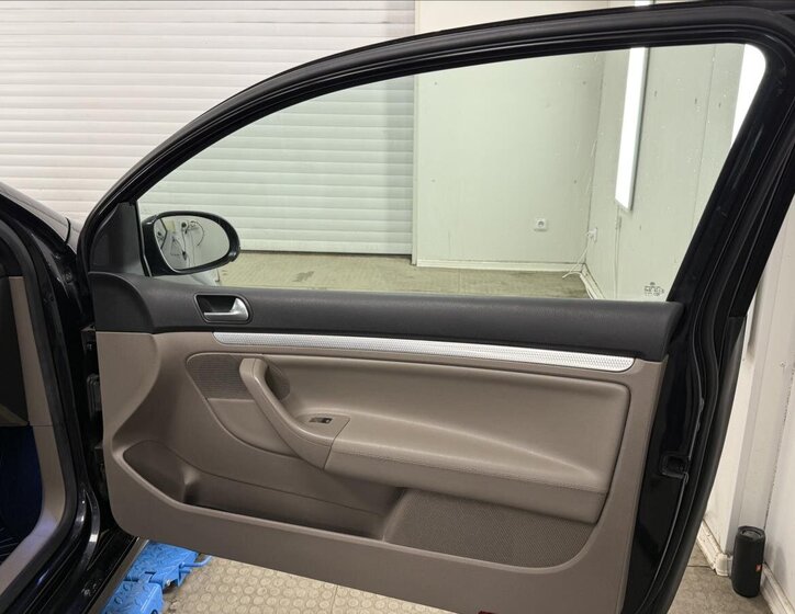 Volkswagen Golf Kombi 3,2 l 184 kw