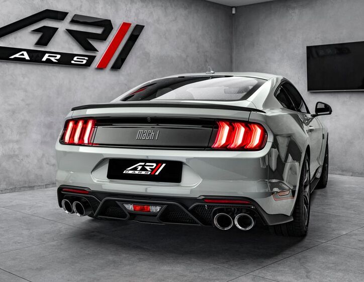 Ford Mustang 6