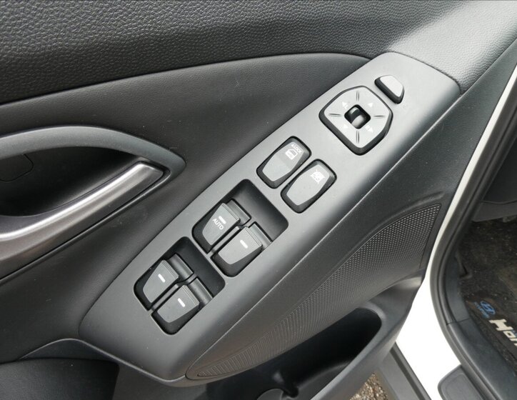 Hyundai ix35 SUV / Terénní 1,6 l 99 kw