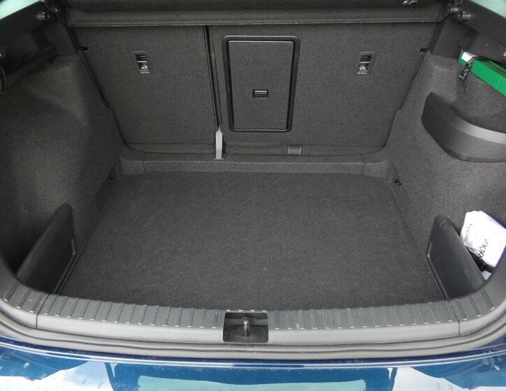 Škoda Karoq SUV / Terénní 1,5 l 110 kw