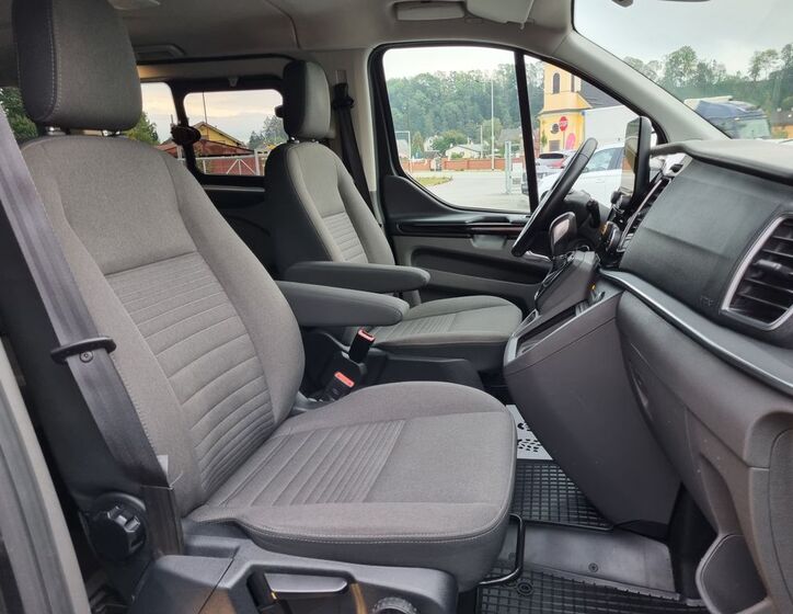 Ford Tourneo Custom 16