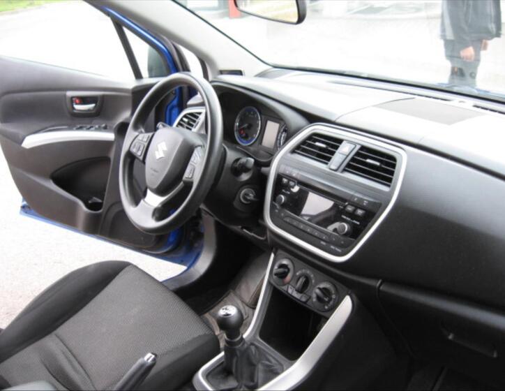 Suzuki SX4 S-Cross 12