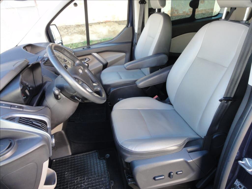 Ford Tourneo Custom Kombi 2,2 l 114 kw