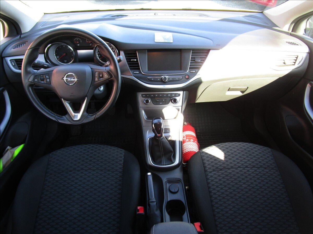 Opel Astra Hatchback 999,0 77 kw