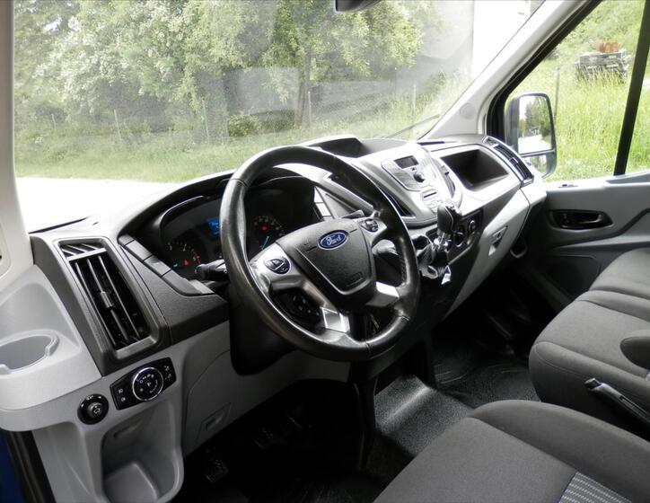 Ford Transit 12