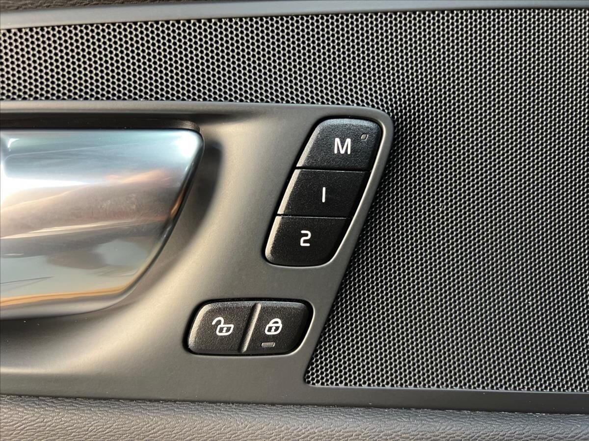 Volvo XC60 SUV 2,0 l 186 kw