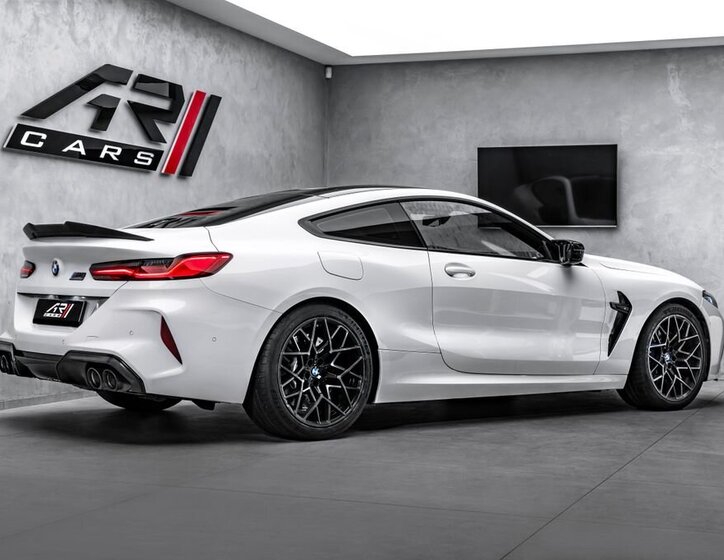 BMW M8 Kupé 4,4 l 447 kw