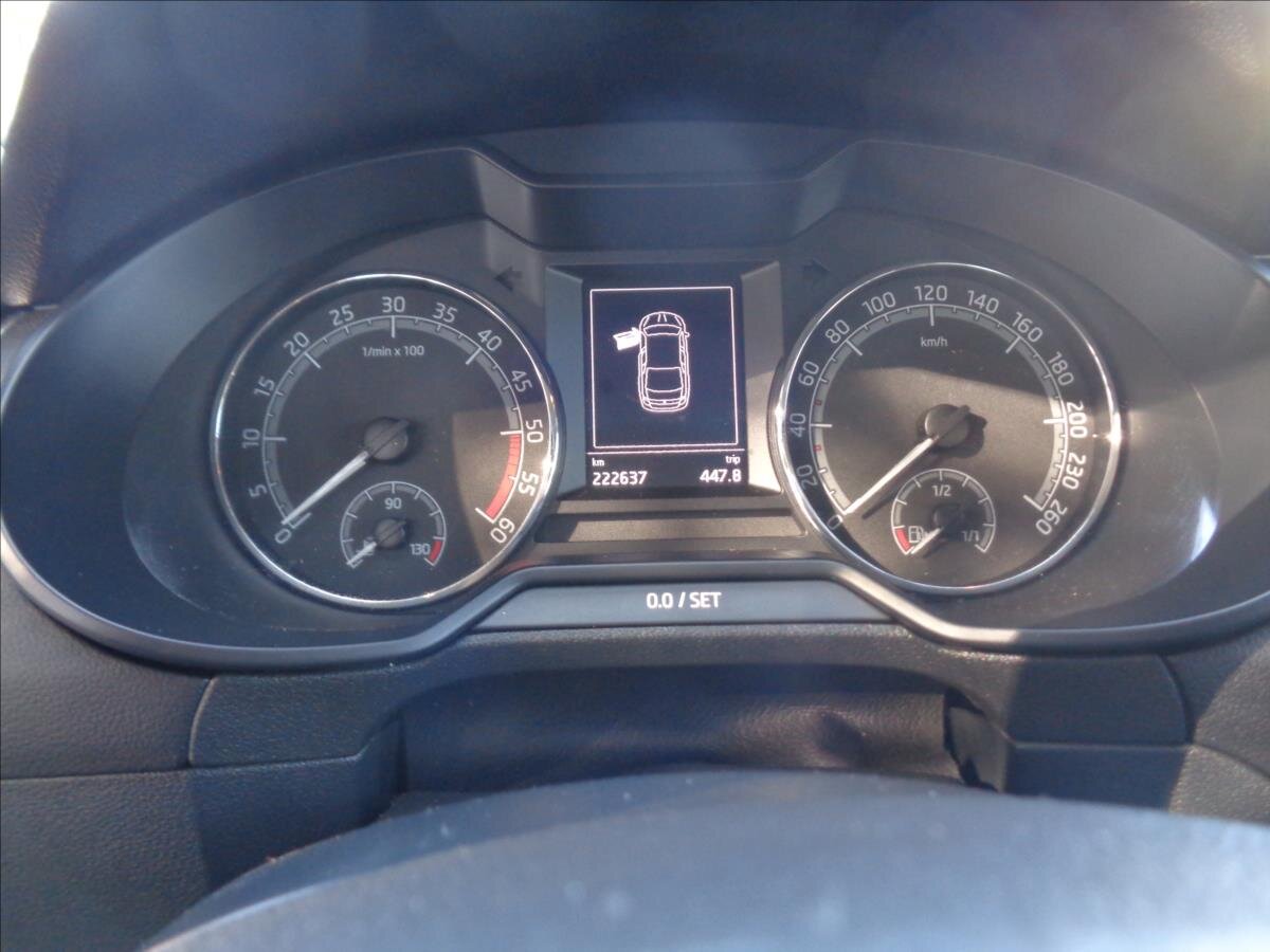 Škoda Octavia Sedan / Limuzína 1,6 l 85 kw