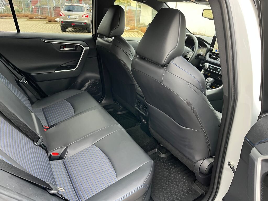 Toyota RAV4 SUV 2,5 l 131 kw