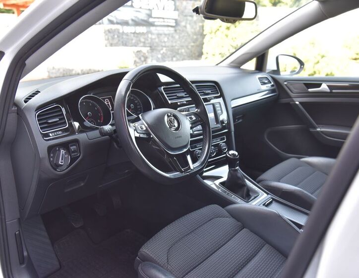 Volkswagen Golf 15