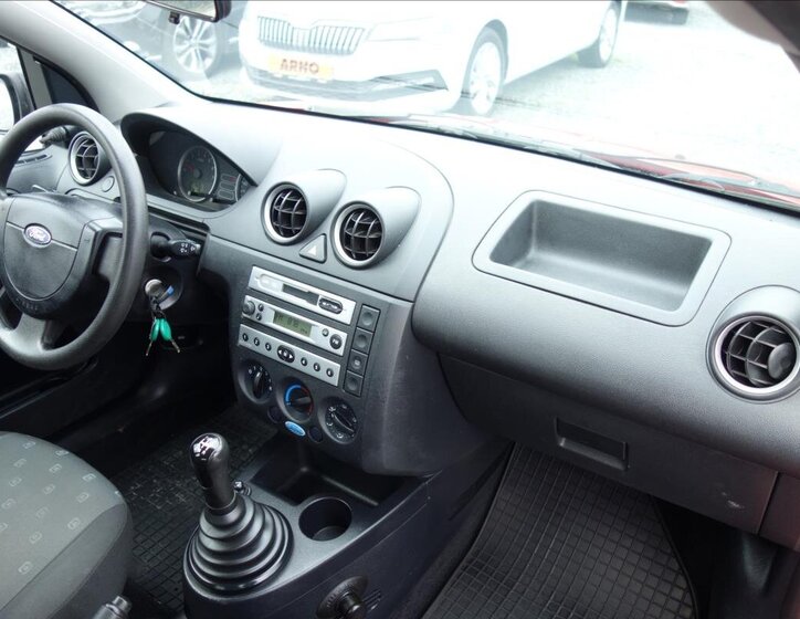 Ford Fiesta Hatchback 1,3 l 51 kw