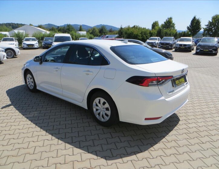Toyota Corolla Sedan / Limuzína 1,8 l 72 kw