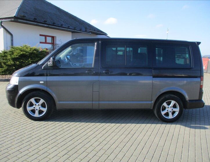 Volkswagen Multivan 2