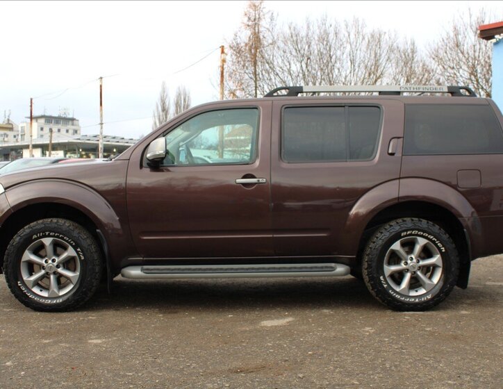 Nissan Pathfinder 8