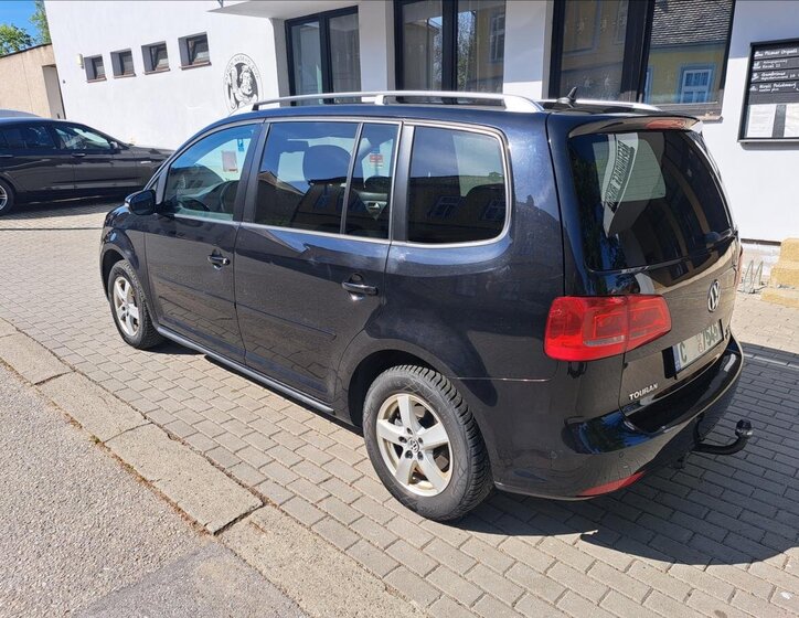 Volkswagen Touran Kombi 1,6 l 77 kw