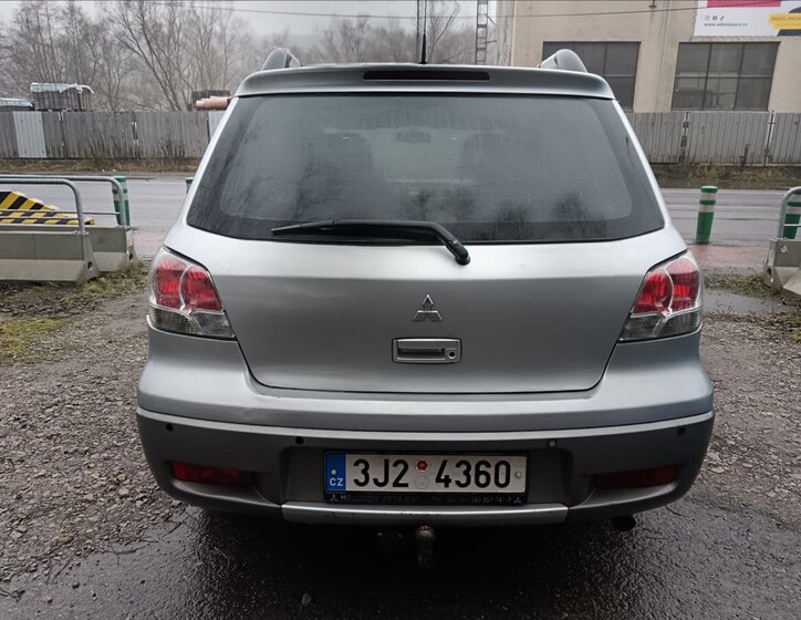 Mitsubishi Outlander Kombi 2,0 l 100 kw