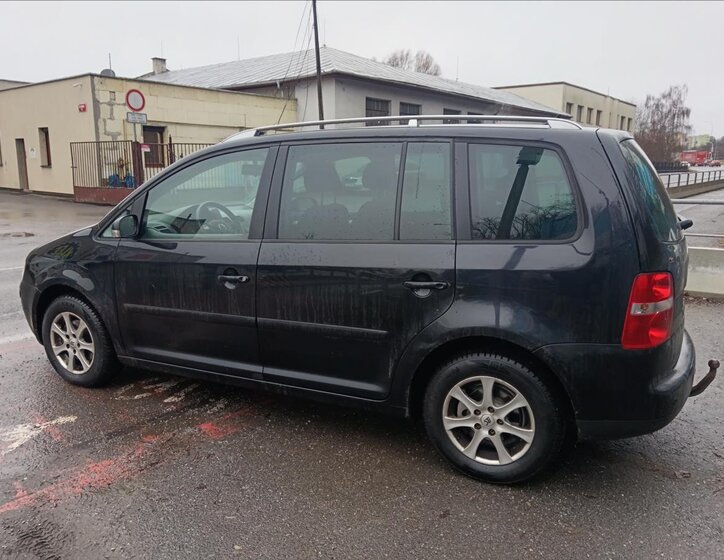 Volkswagen Touran 8