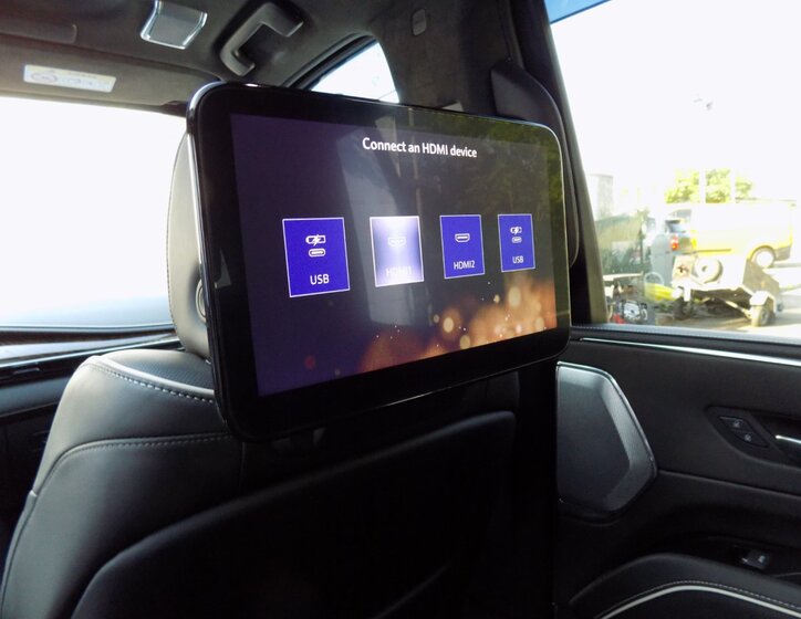 Cadillac Escalade 43