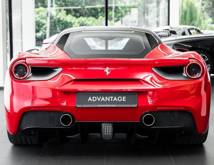 Ferrari 488 3