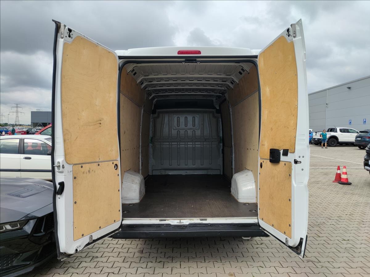 Opel Movano Skříň 2,2 l 121 kw